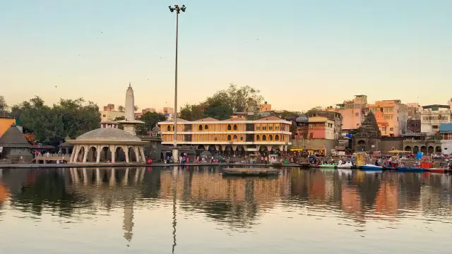 Mumbai to Nashik Cab Service - Scenic Route via Expressway with Professional Driver
